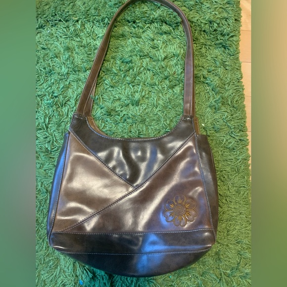 The Stone Purse - Picture 1 of 5